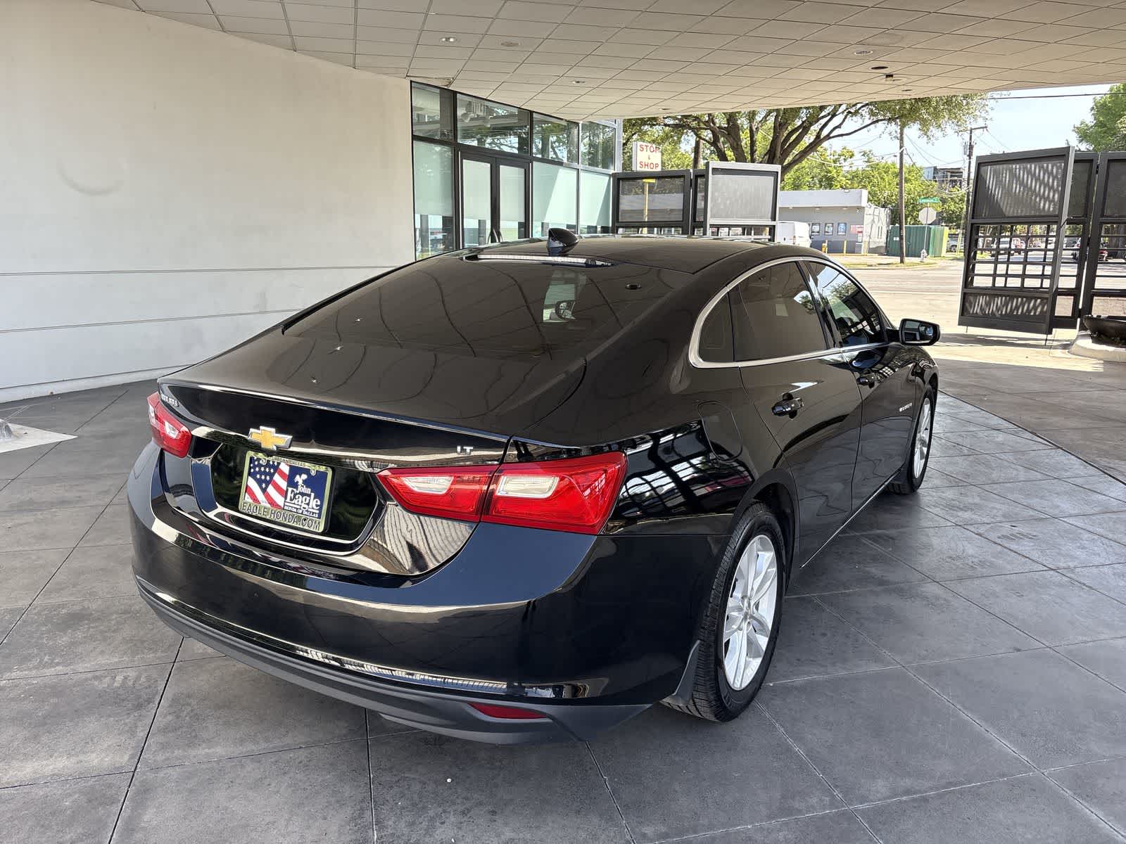 Thumbnail: 2016 Chevrolet Malibu - 25