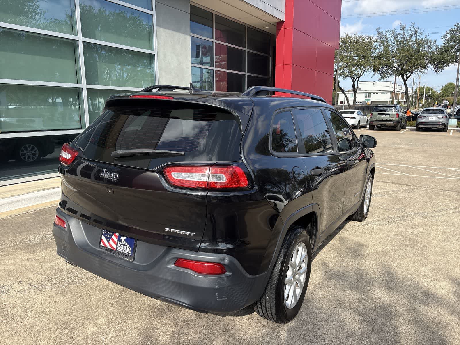 Thumbnail: 2016 Jeep Cherokee - 25