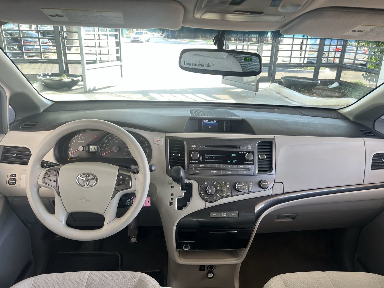 Thumbnail: 2011 Toyota Sienna - 9