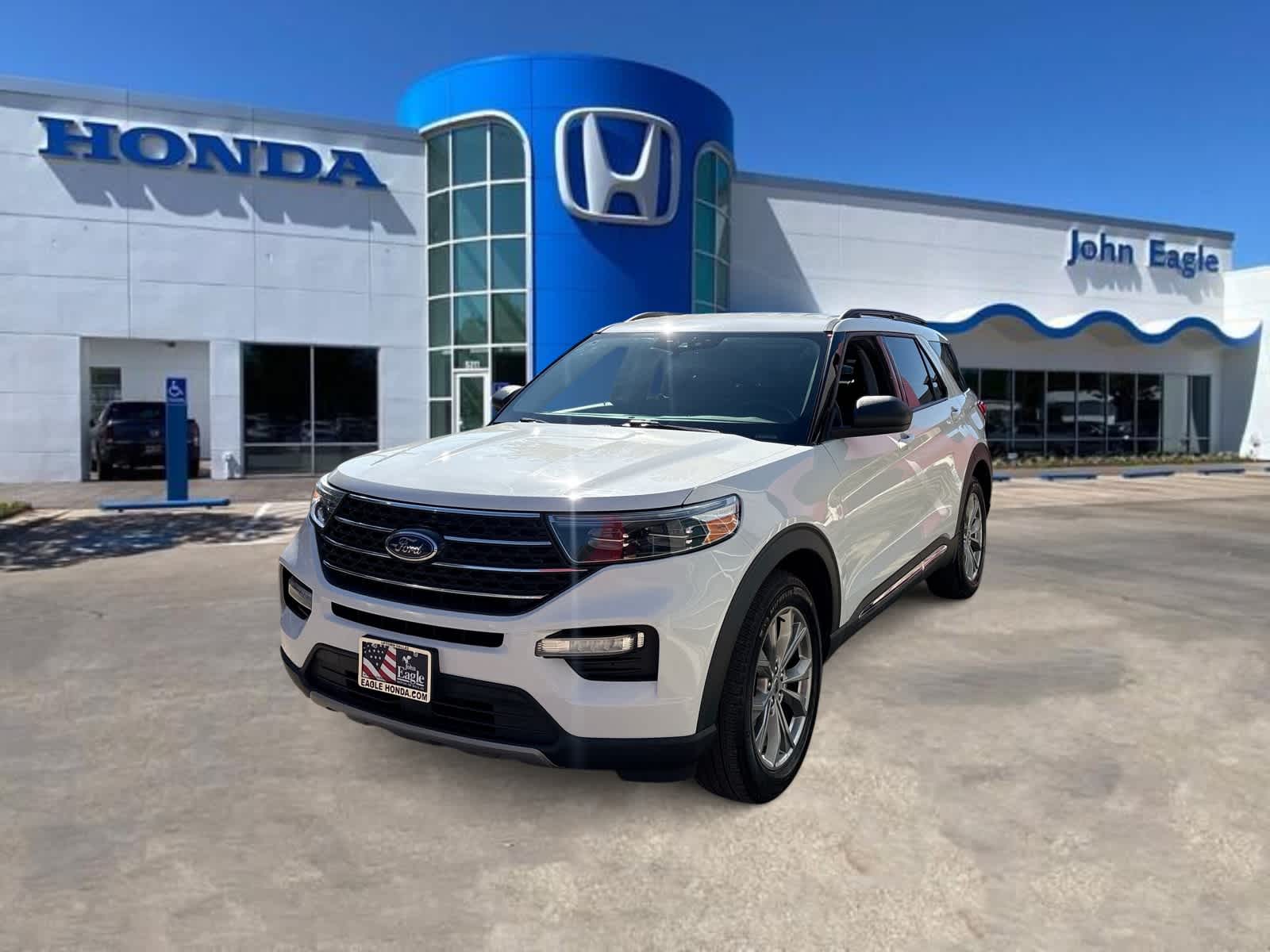 2022 Ford Explorer XLT's photo