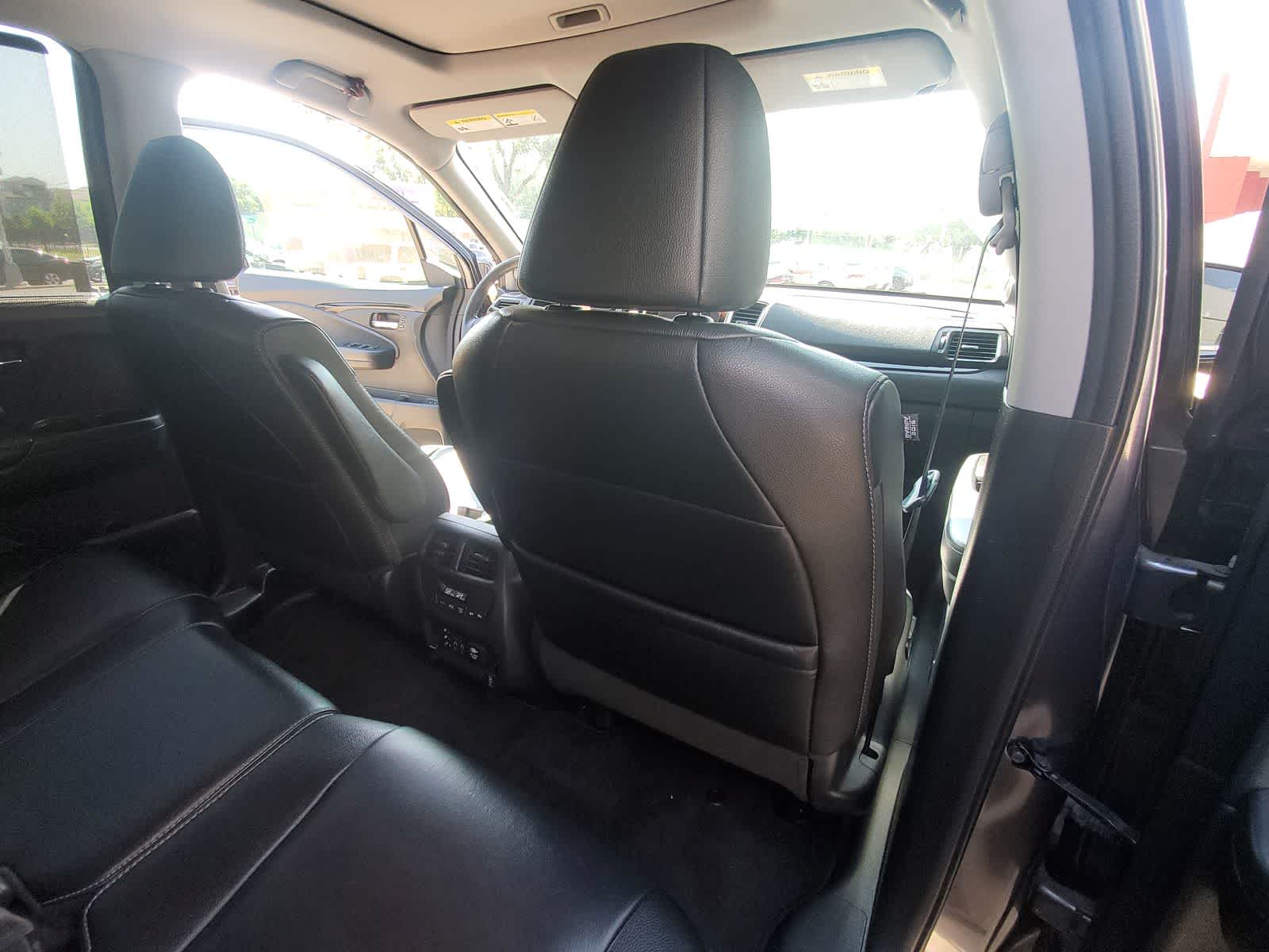 Thumbnail: 2017 Honda Pilot - 14