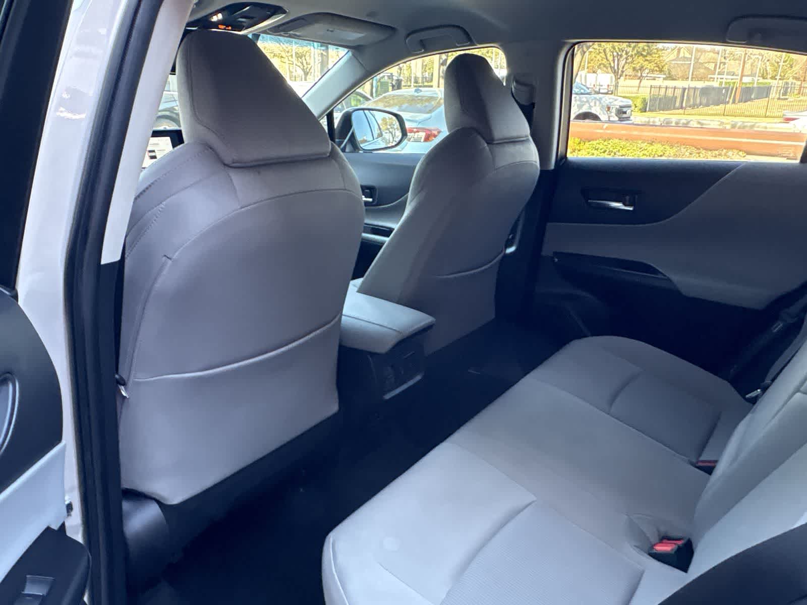 Thumbnail: 2023 Toyota Venza - 23