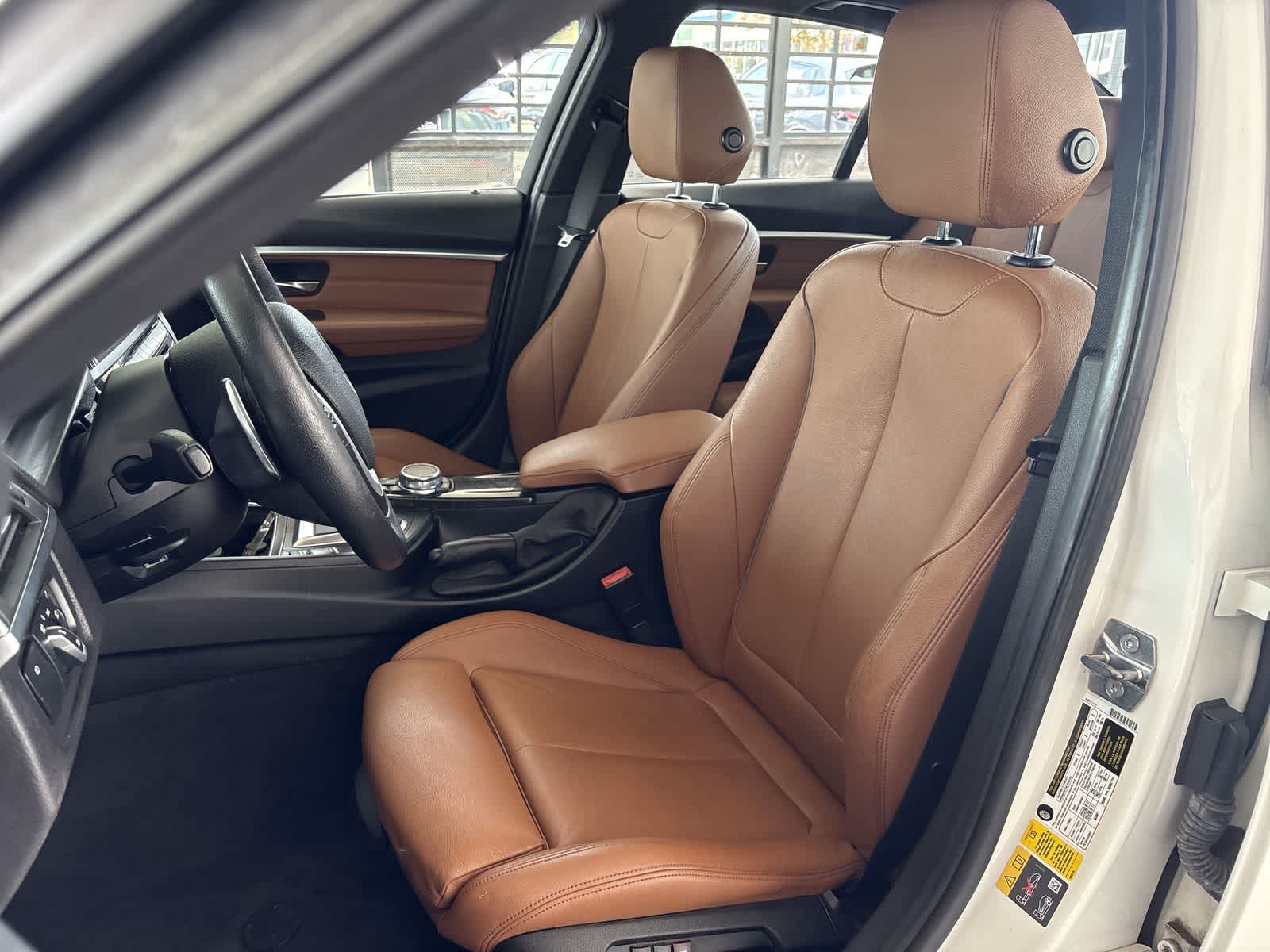 Thumbnail: 2016 BMW 3 Series - 10
