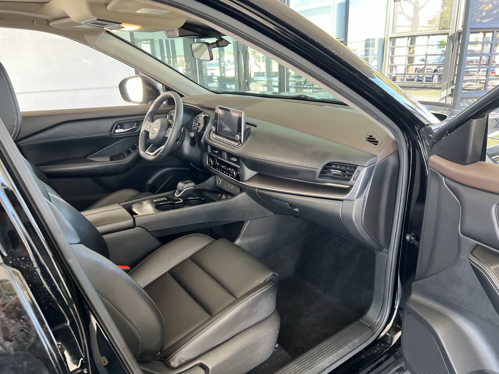 Thumbnail: 2023 Nissan Rogue - 33