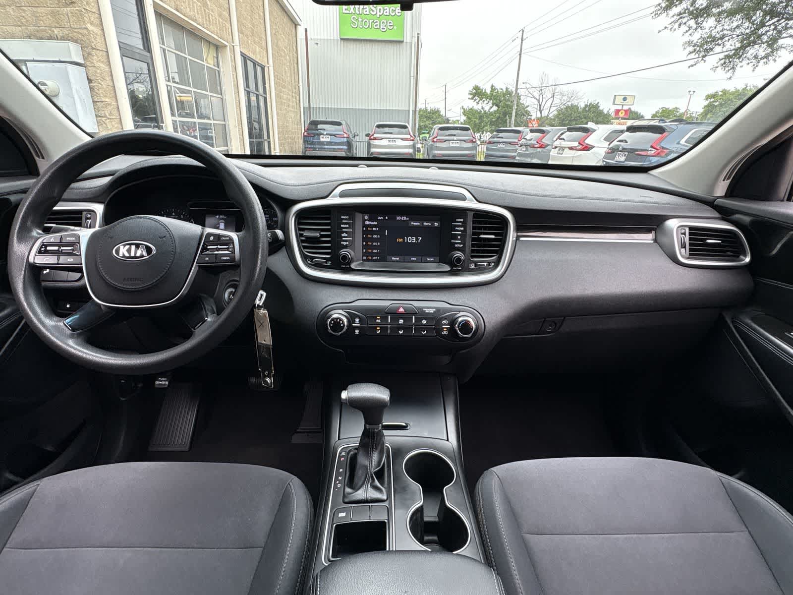 Thumbnail: 2019 Kia Sorento - 9
