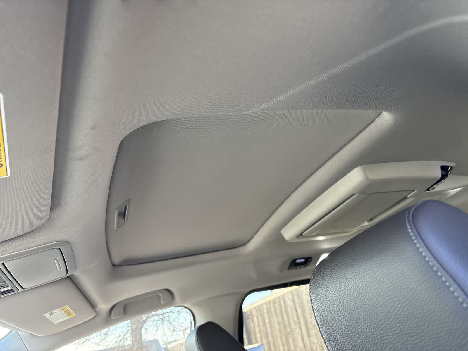 Thumbnail: 2023 Honda Odyssey - 32