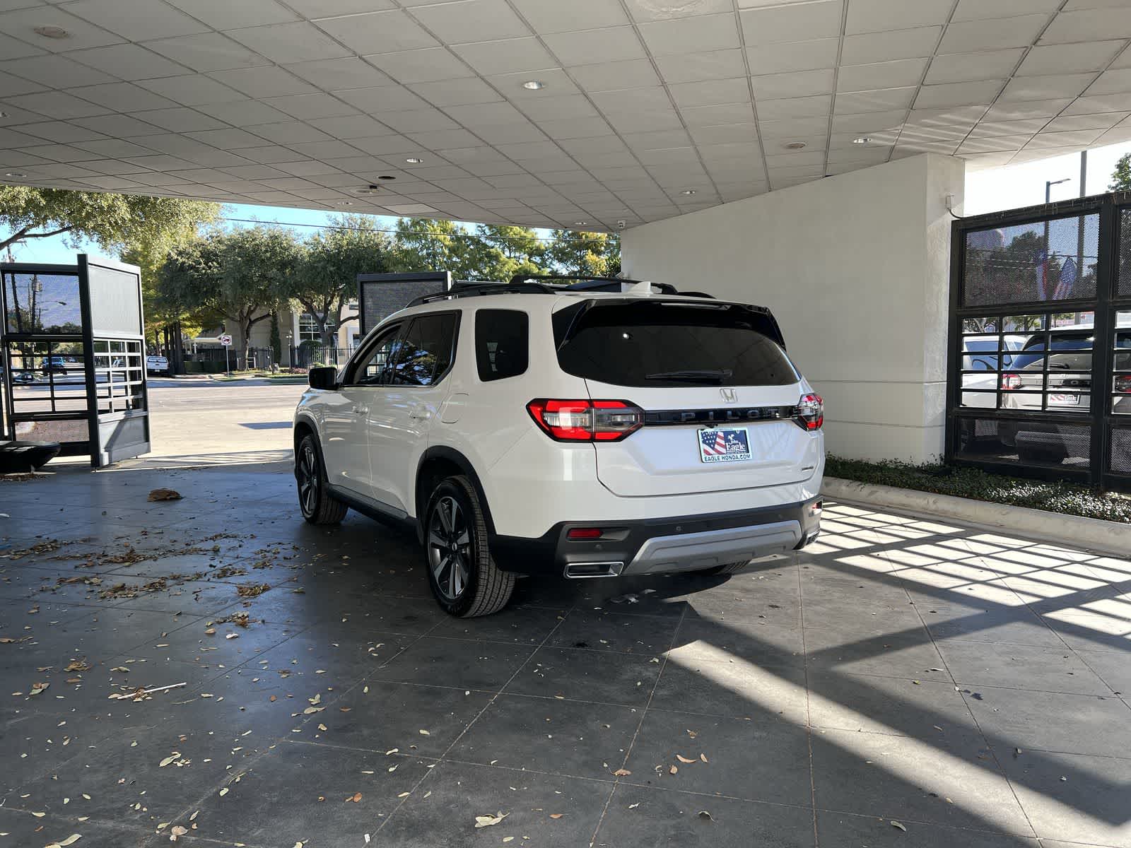 2023 Honda Pilot Touring photo 4