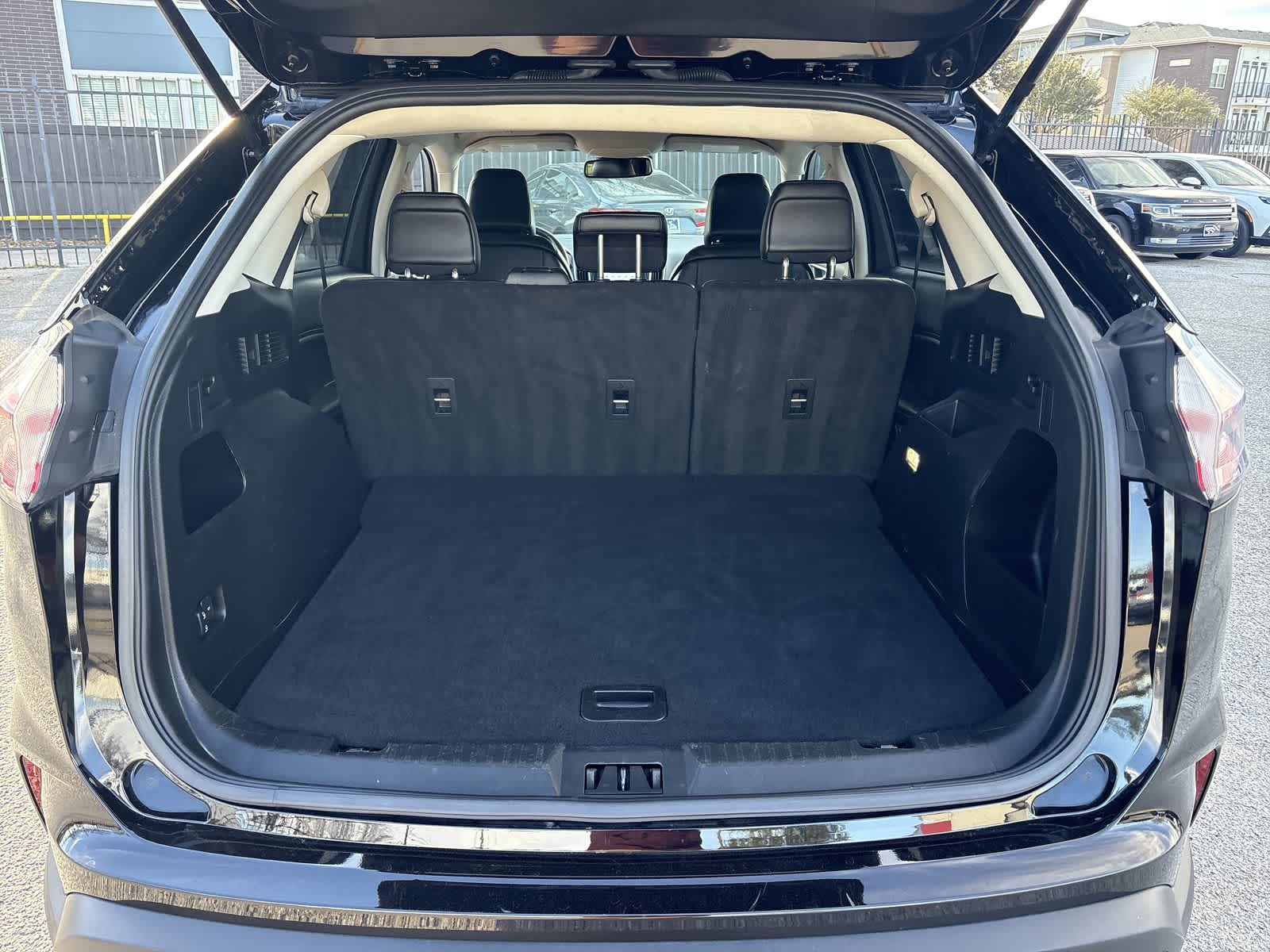 Thumbnail: 2022 Ford Edge - 18