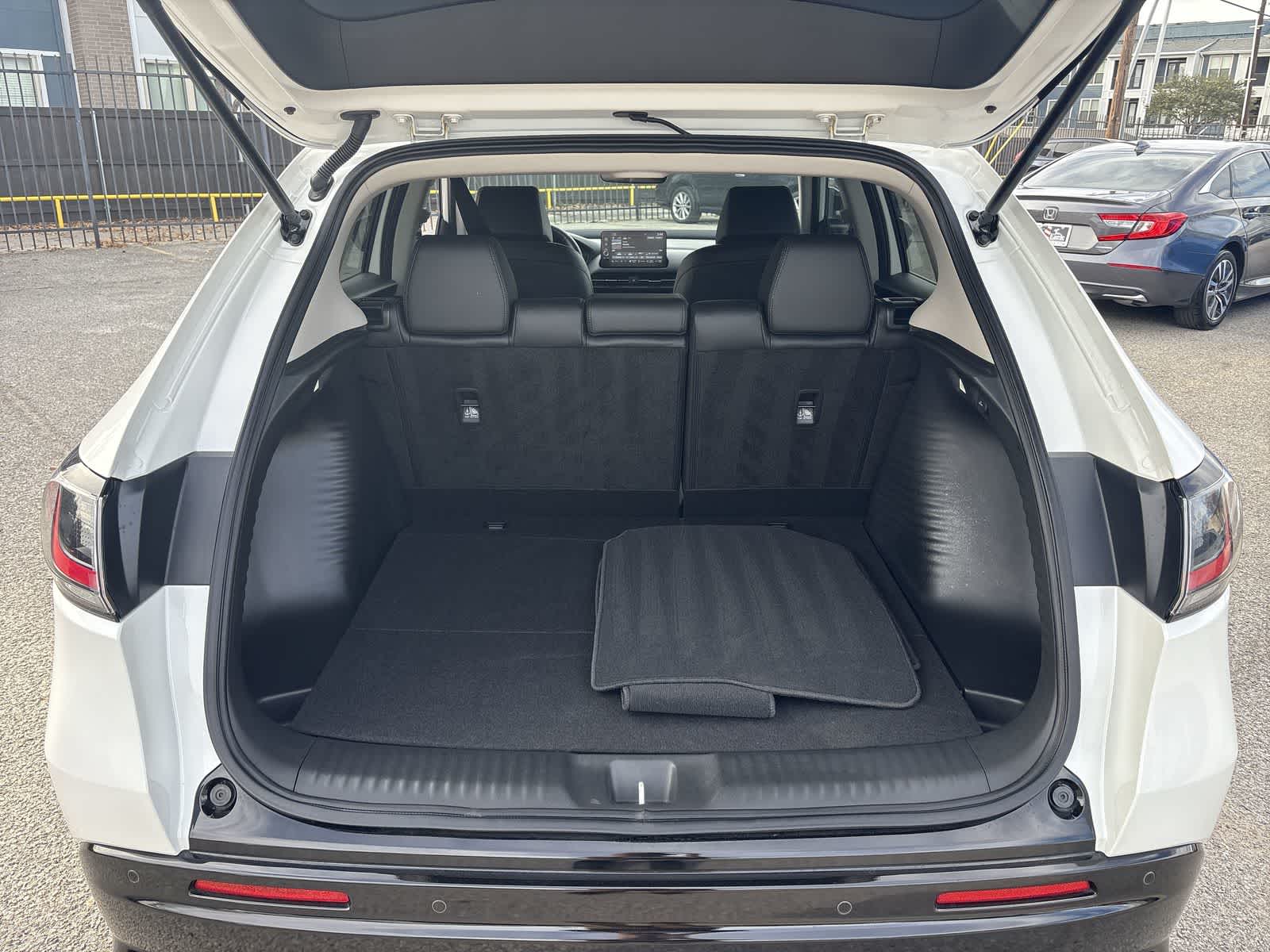 Thumbnail: 2025 Honda HR-V - 18