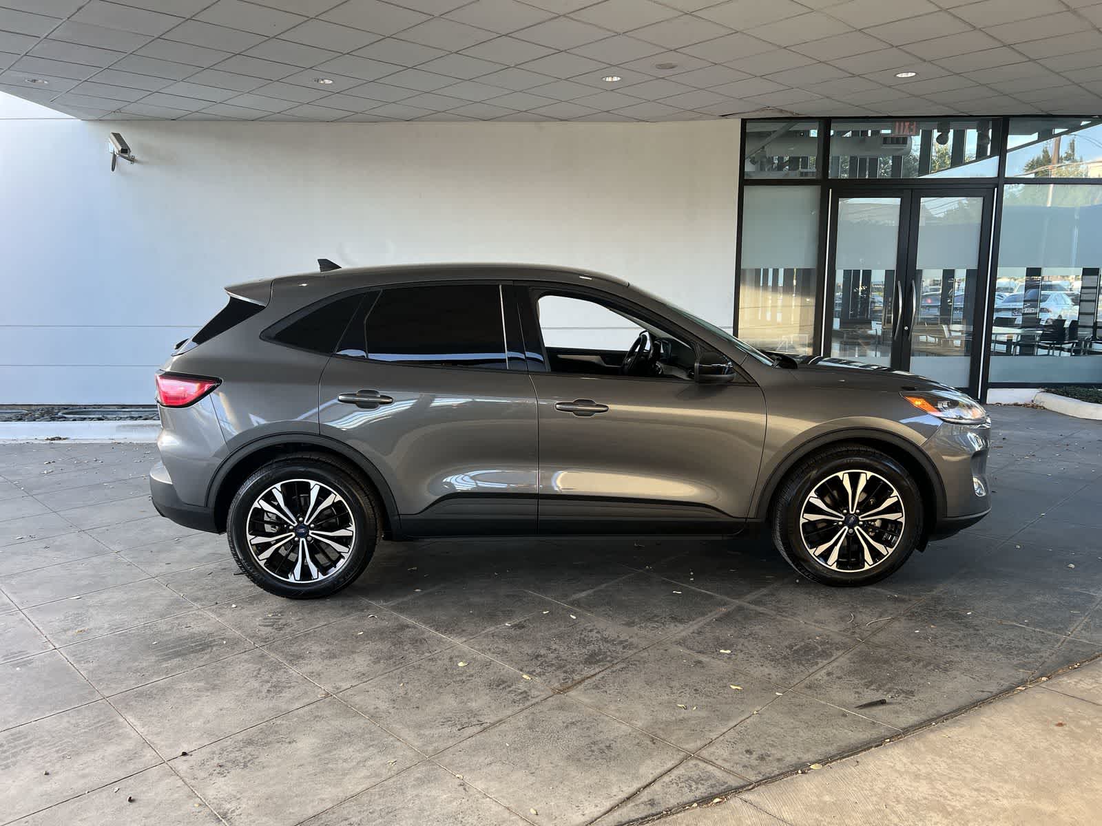 Thumbnail: 2022 Ford Escape - 30