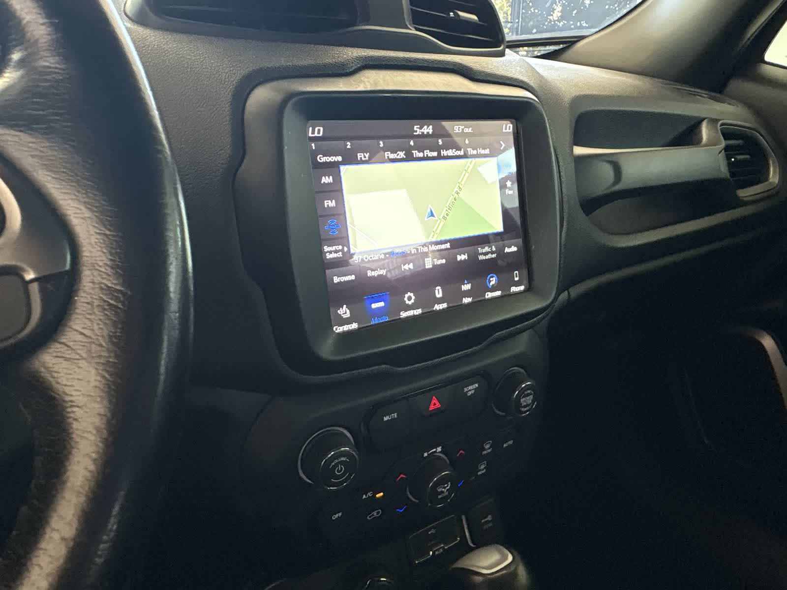 Thumbnail: 2020 Jeep Renegade - 15