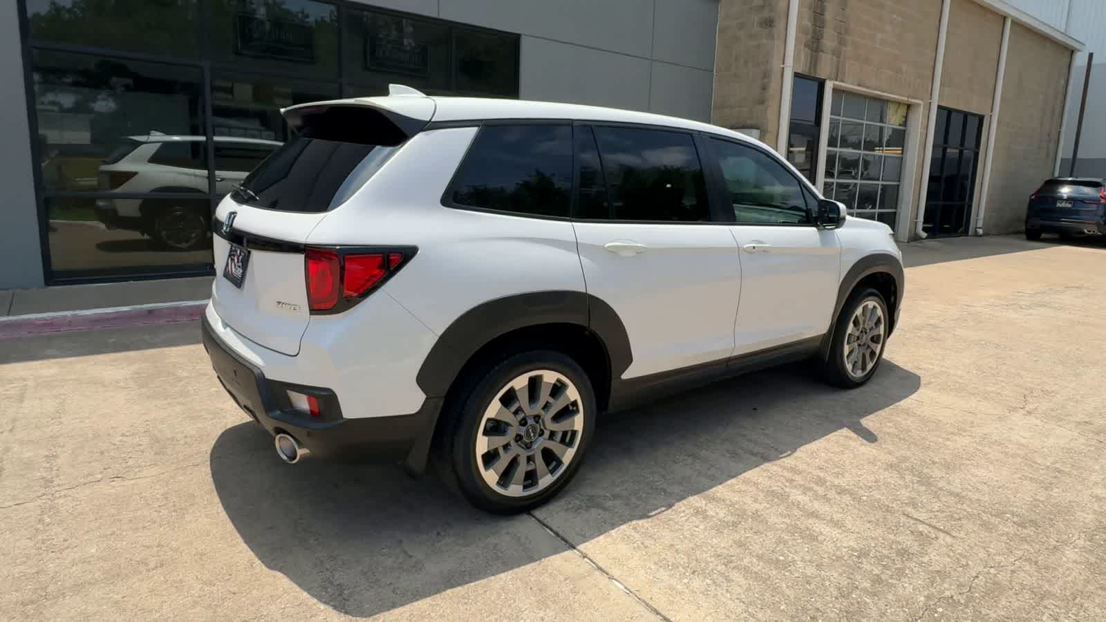 2024 Honda Passport EX-L 8