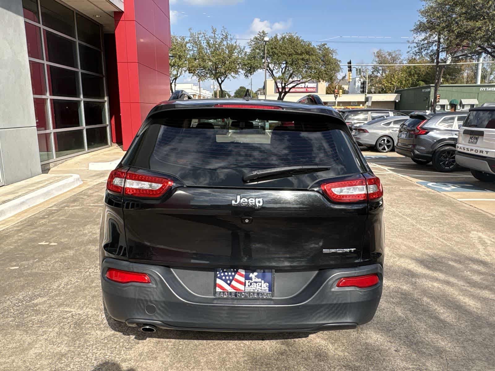 Thumbnail: 2016 Jeep Cherokee - 5