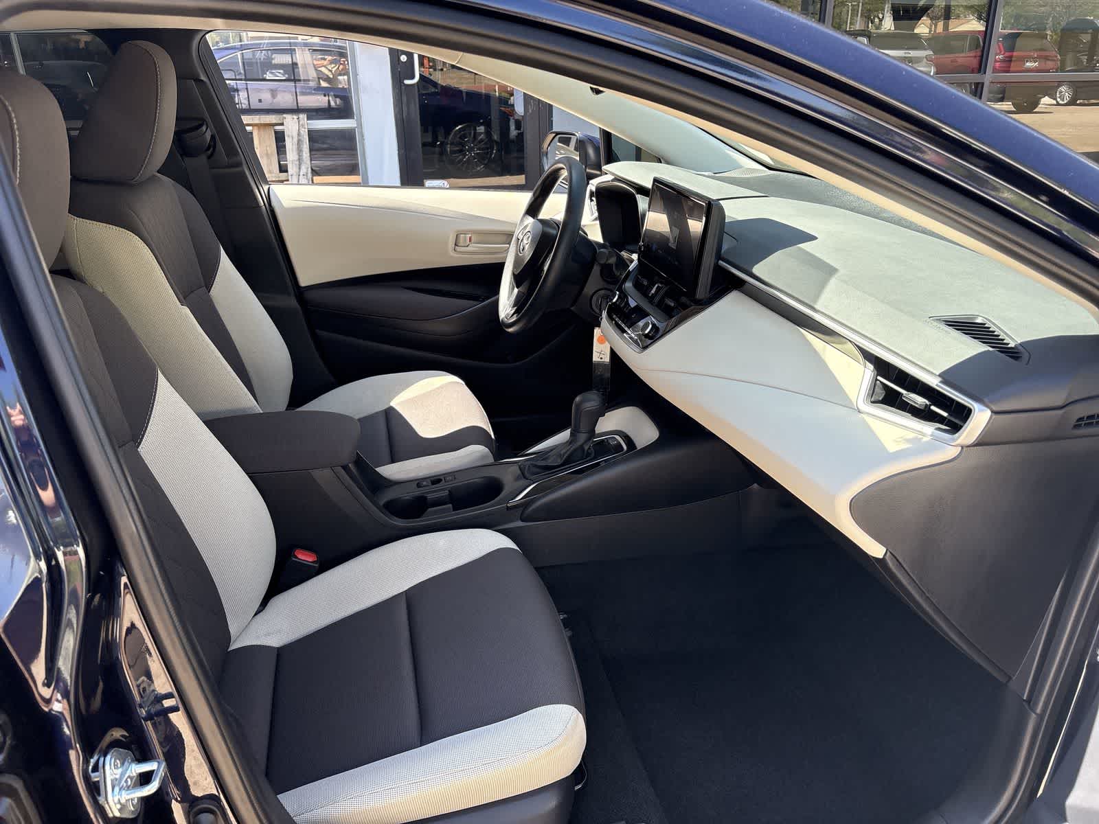 Thumbnail: 2025 Toyota Corolla - 25