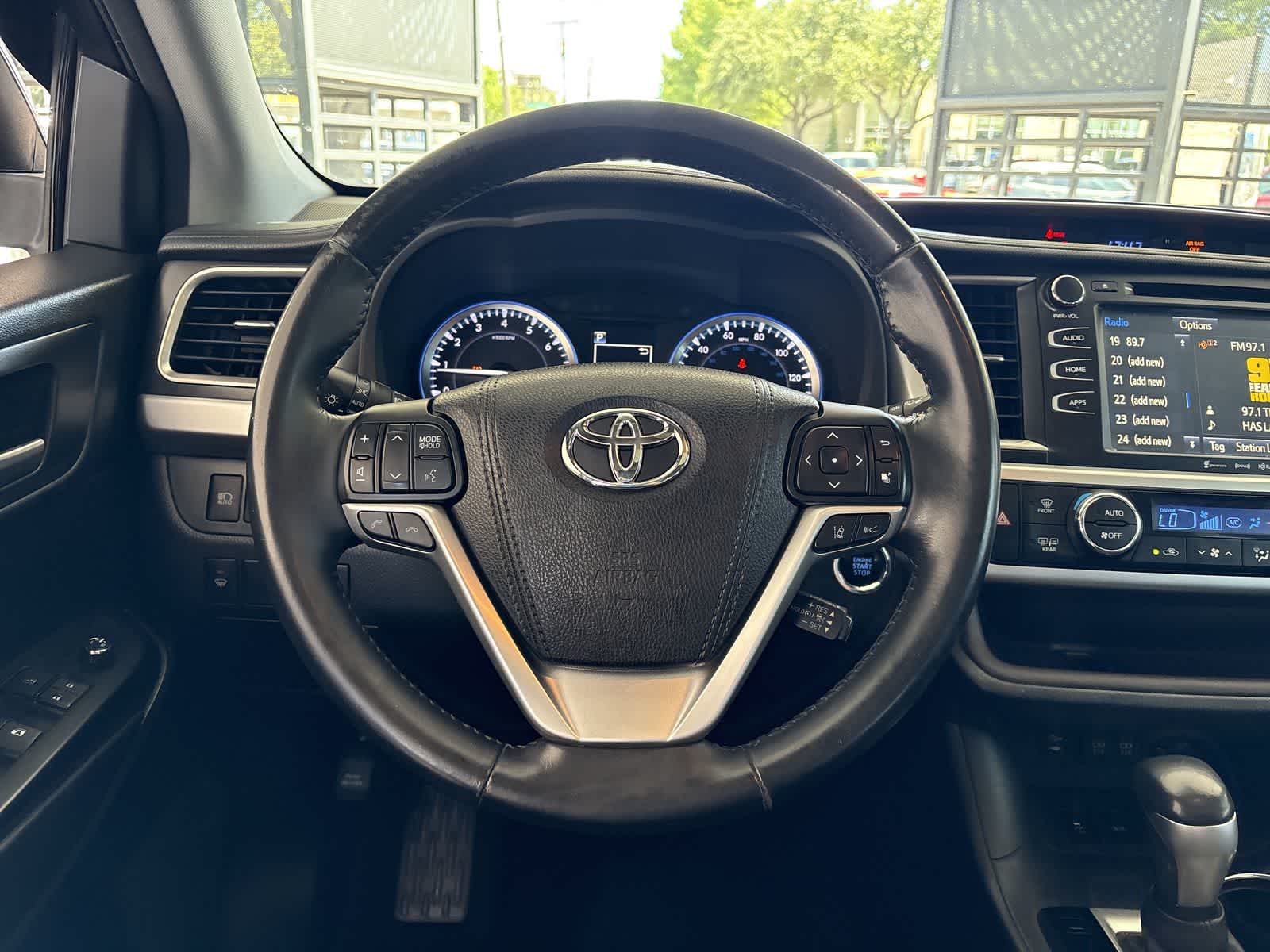 Thumbnail: 2017 Toyota Highlander - 22
