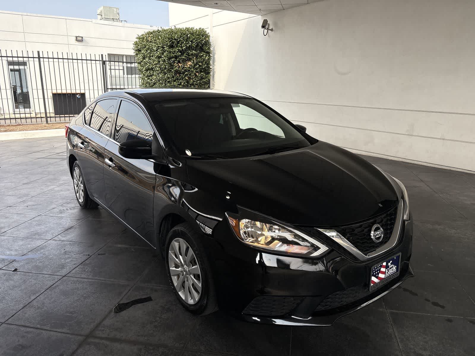 Thumbnail: 2016 Nissan Sentra - 22