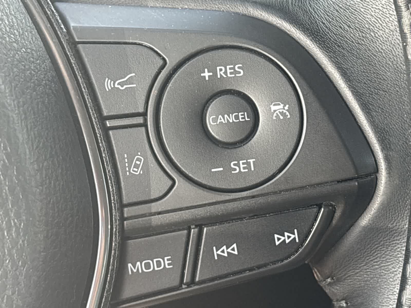 Thumbnail: 2018 Toyota Camry - 15