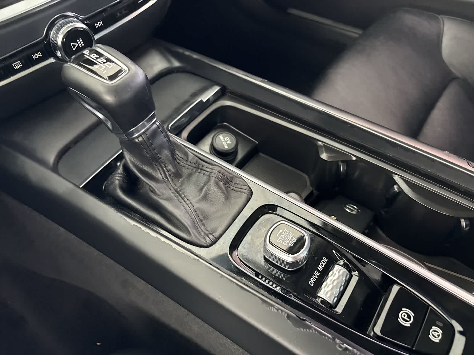 Thumbnail: 2019 Volvo S60 - 16