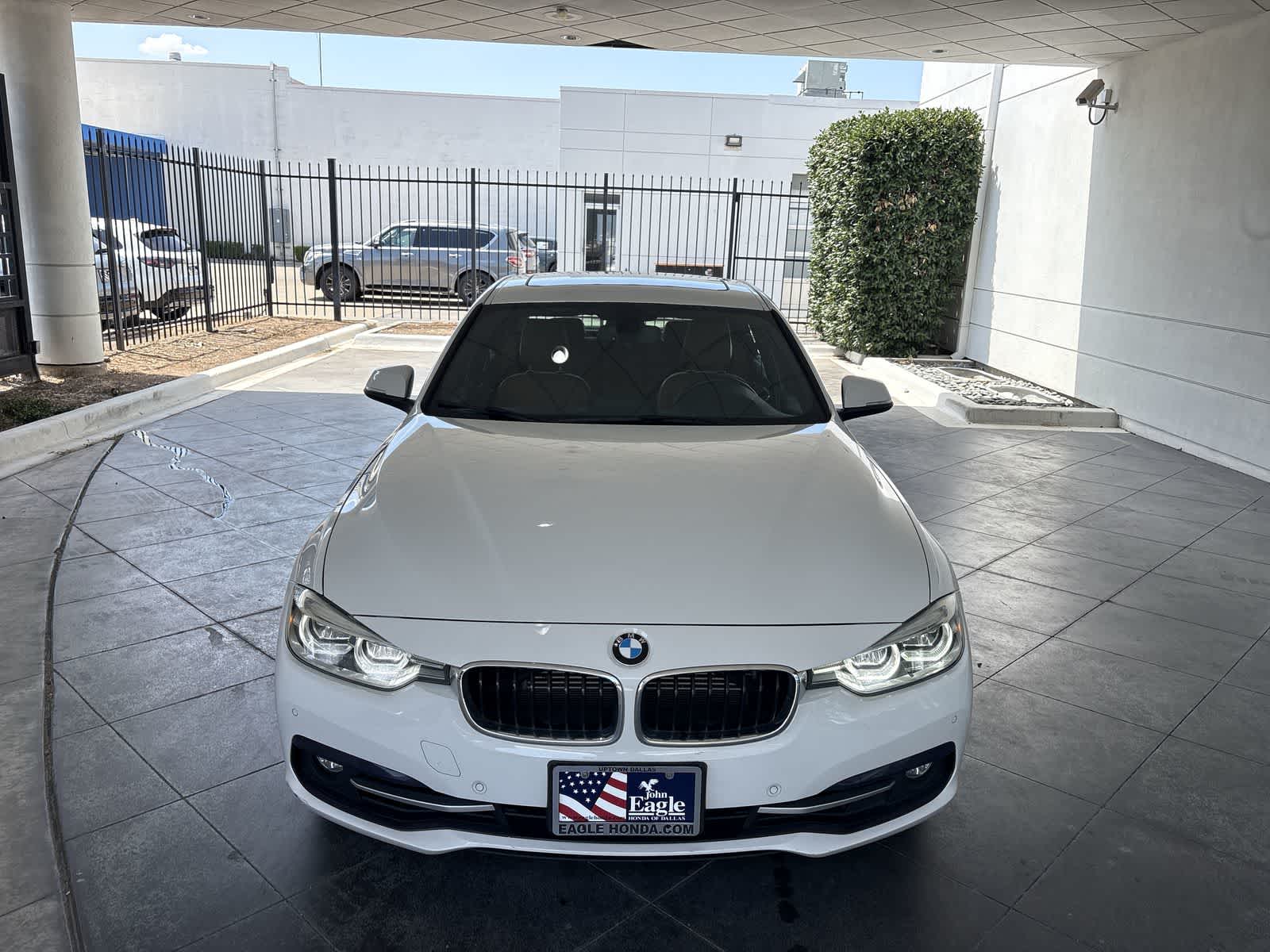 Thumbnail: 2016 BMW 3 Series - 6