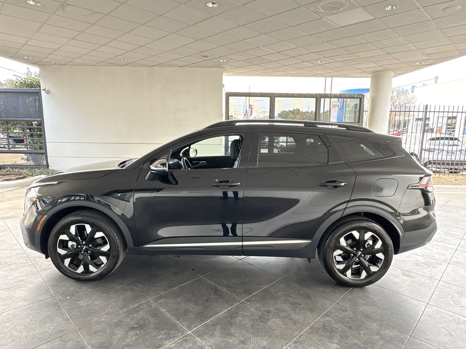 Thumbnail: 2023 Kia Sportage - 3