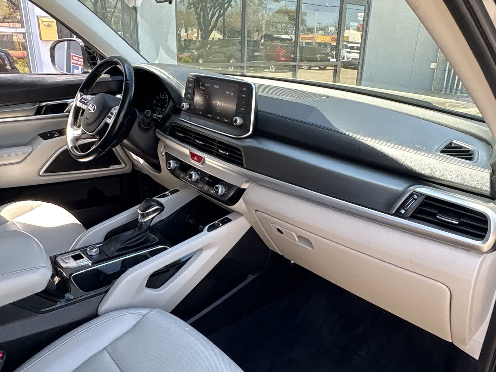 Thumbnail: 2020 Kia Telluride - 26