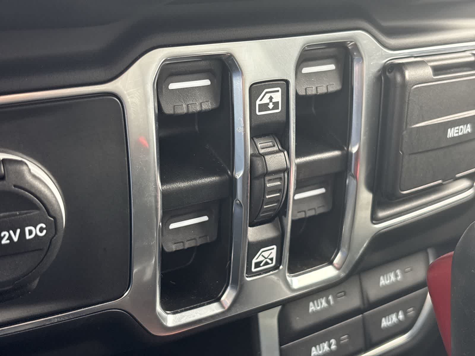 Thumbnail: 2024 Jeep Wrangler - 28