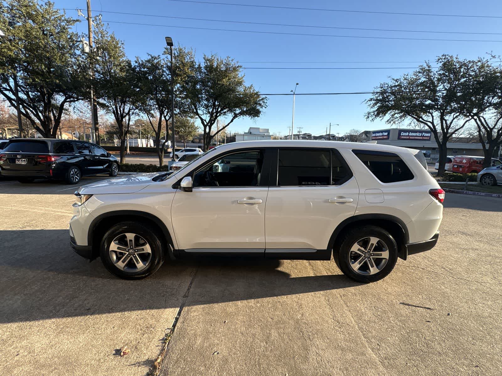 Thumbnail: 2023 Honda Pilot - 3