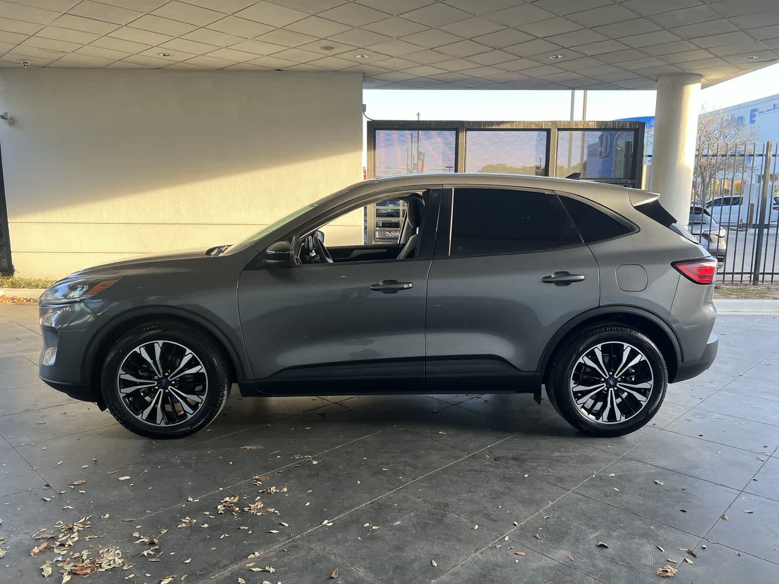 Thumbnail: 2022 Ford Escape - 3