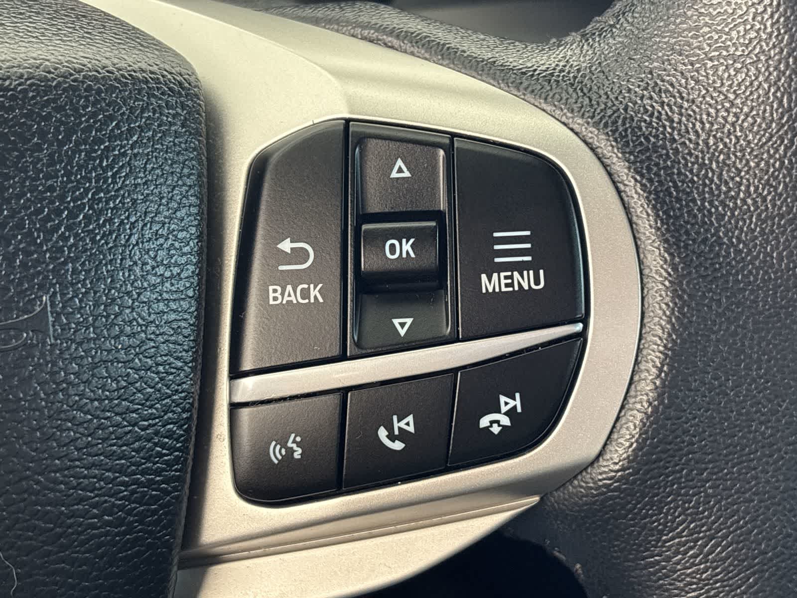 Thumbnail: 2022 Ford Explorer - 30