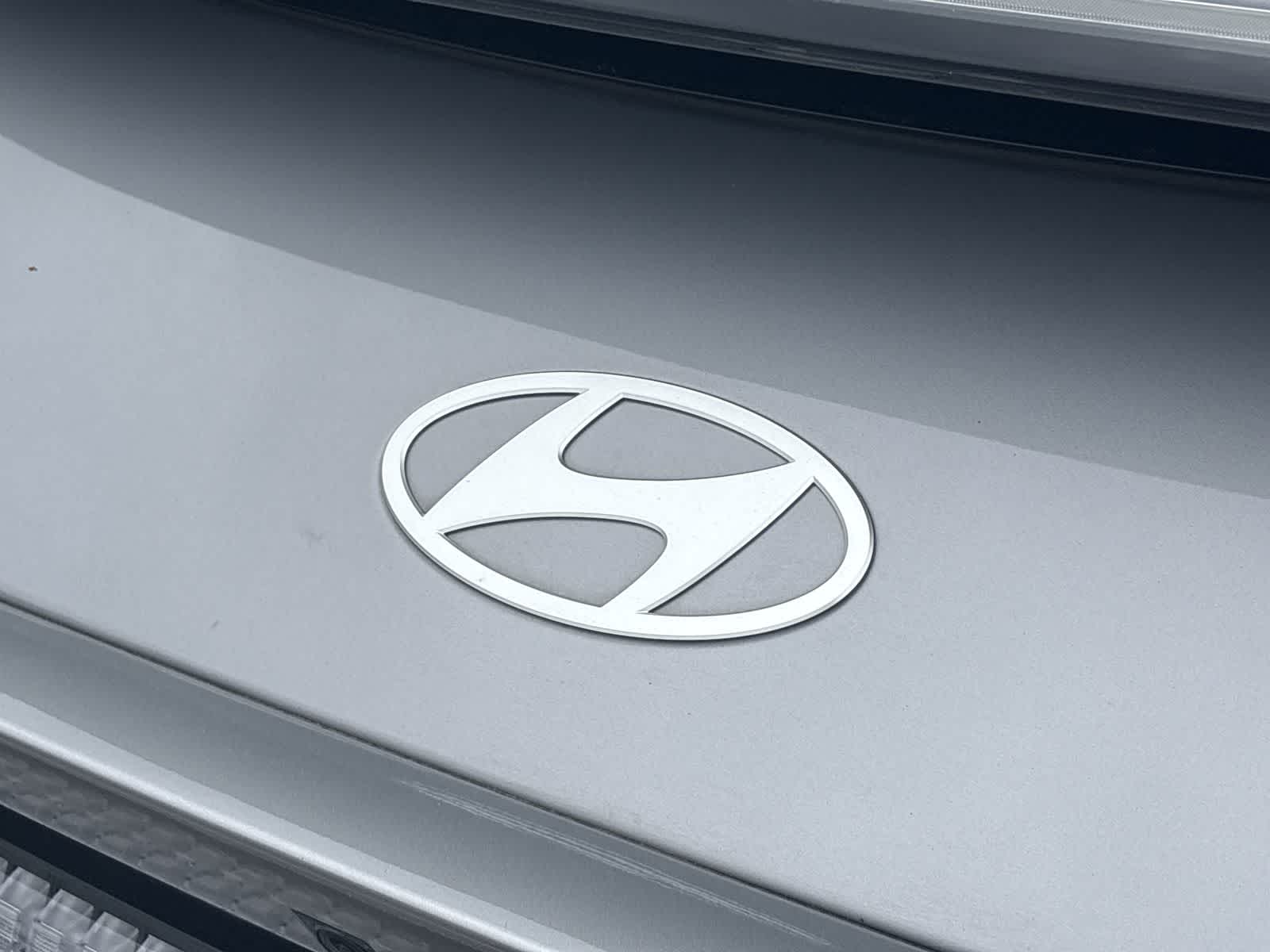 Thumbnail: 2023 Hyundai Ioniq 6 - 11