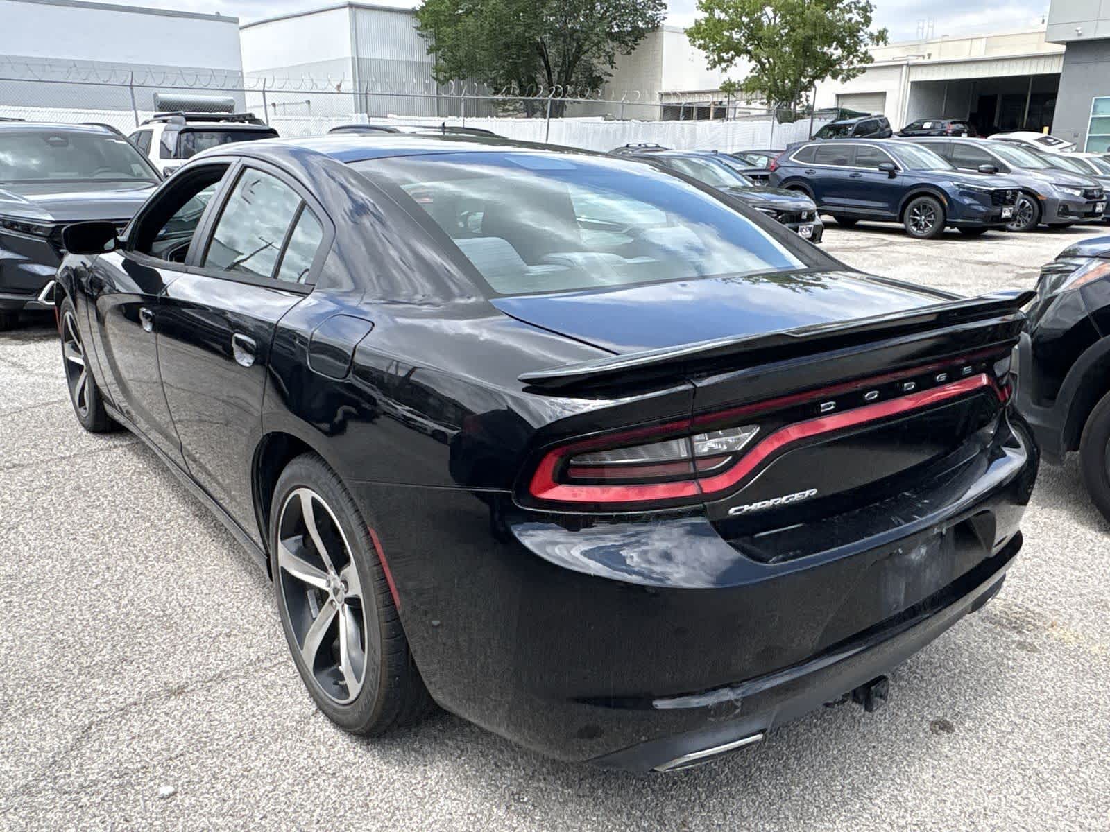 Thumbnail: 2017 Dodge Charger - 4