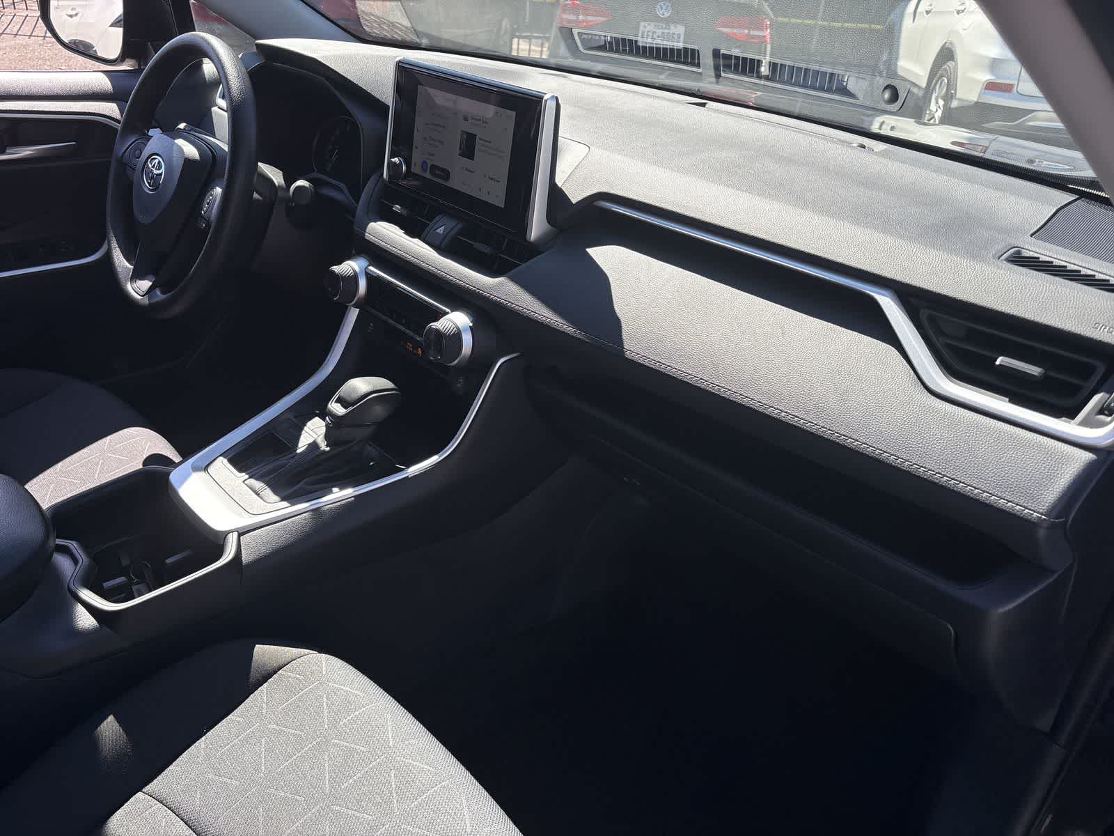 Thumbnail: 2025 Toyota RAV4 - 26