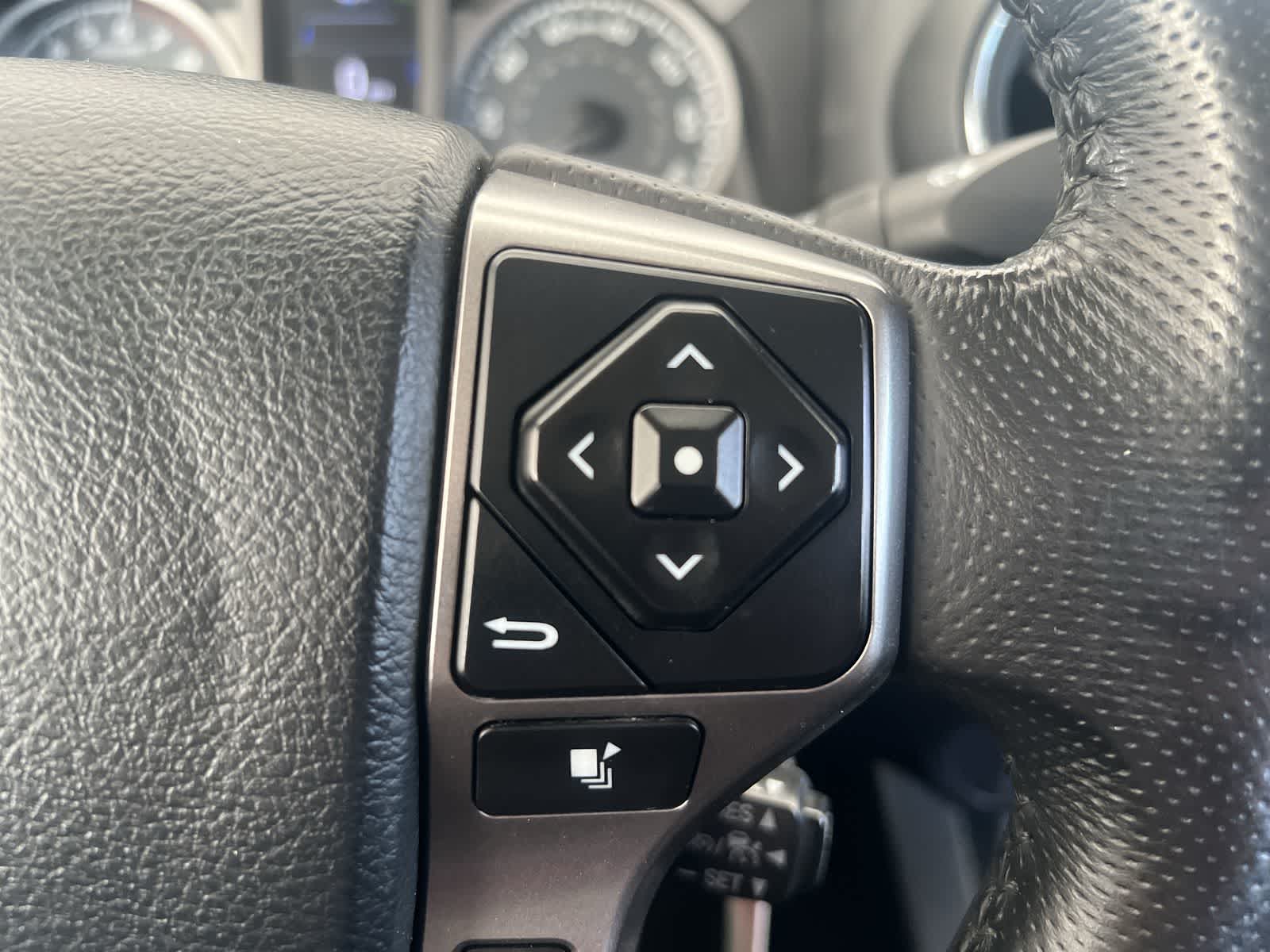 Thumbnail: 2018 Toyota Tacoma - 23