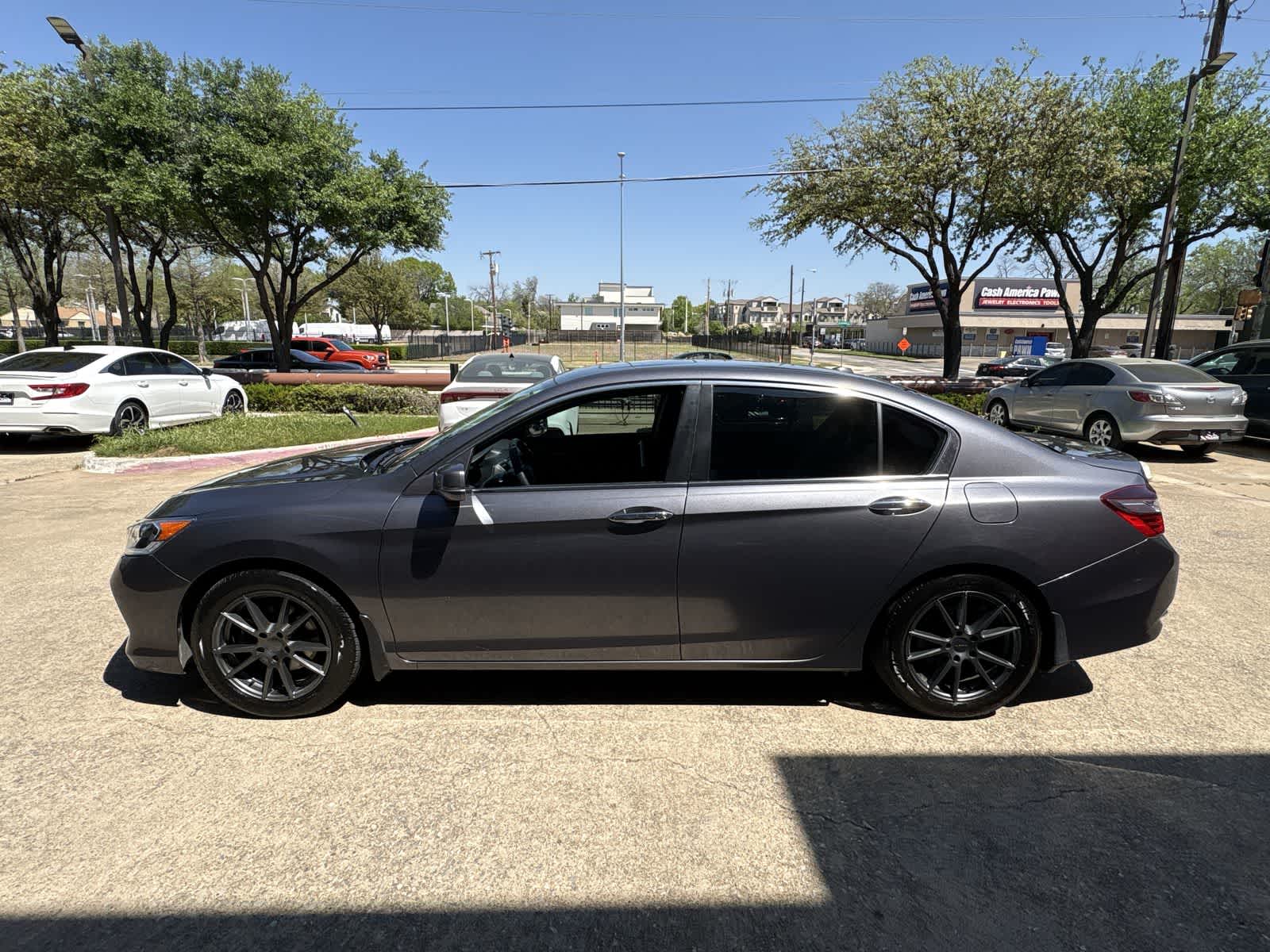 Thumbnail: 2016 Honda Accord - 12