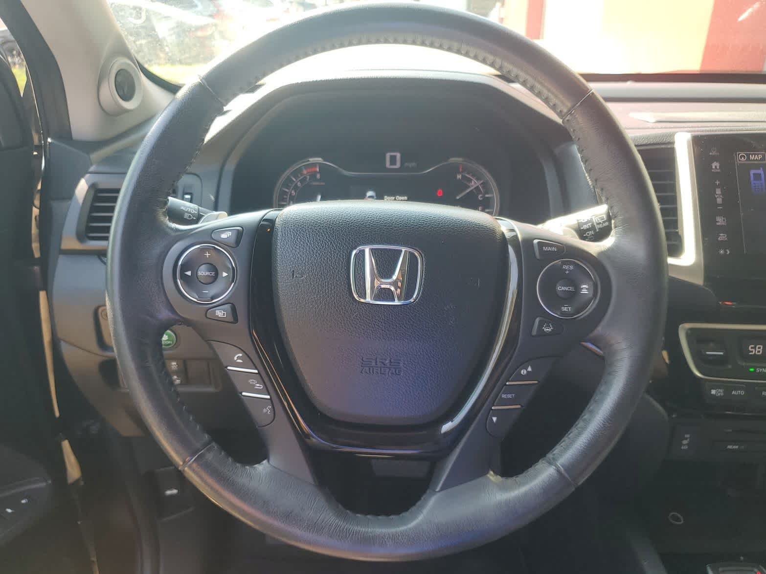 Thumbnail: 2017 Honda Pilot - 11