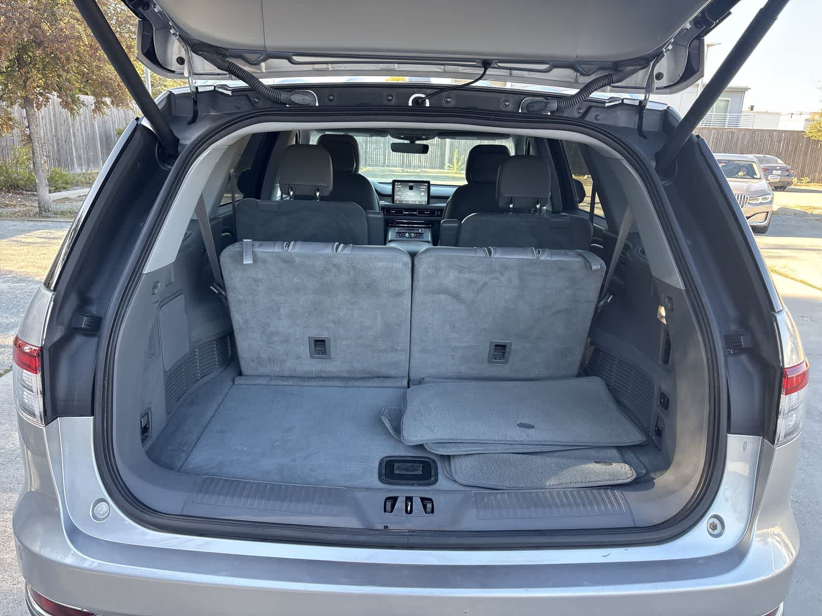 Thumbnail: 2020 Lincoln Aviator - 18