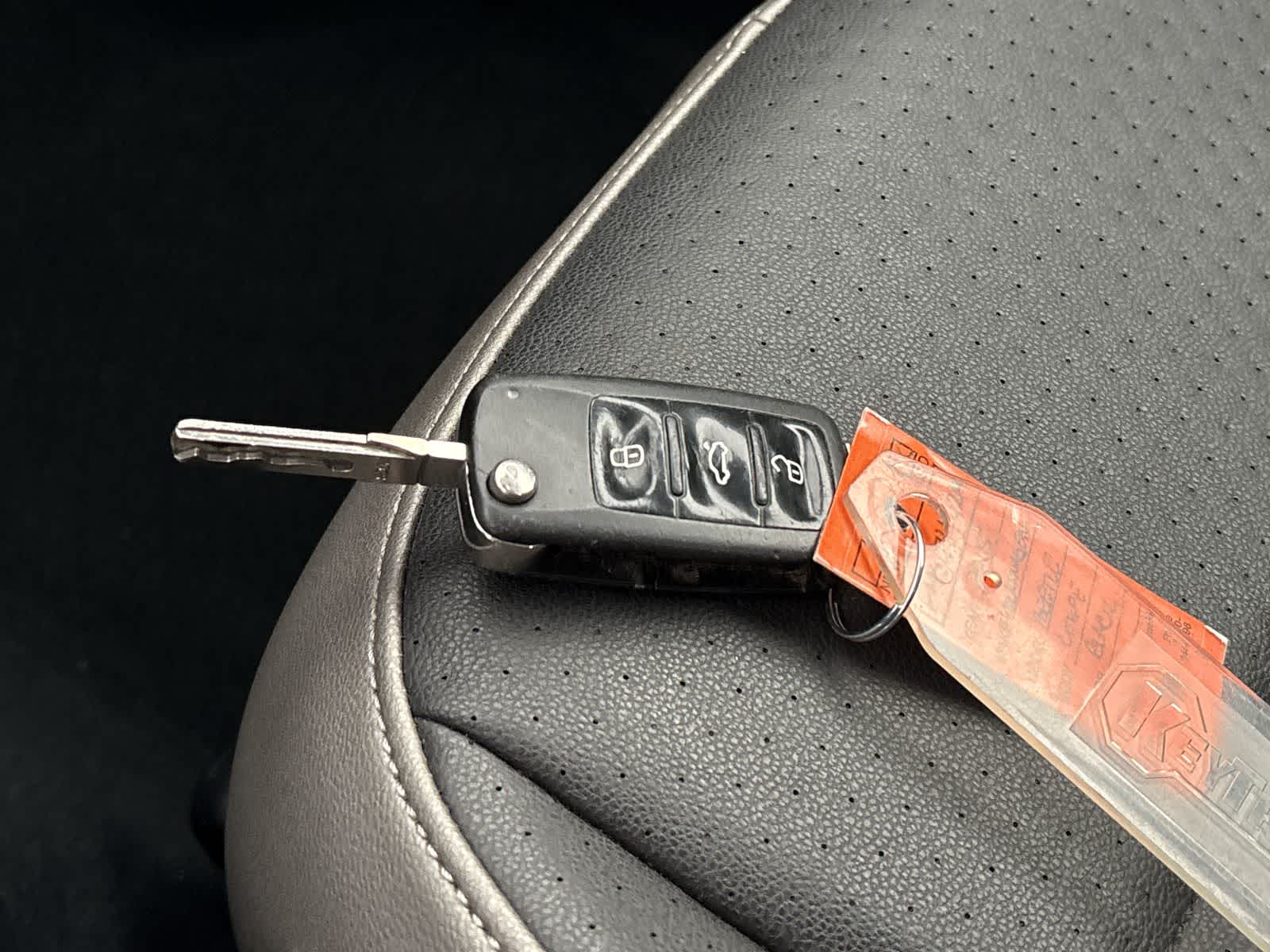 Thumbnail: 2015 Volkswagen Beetle - 19