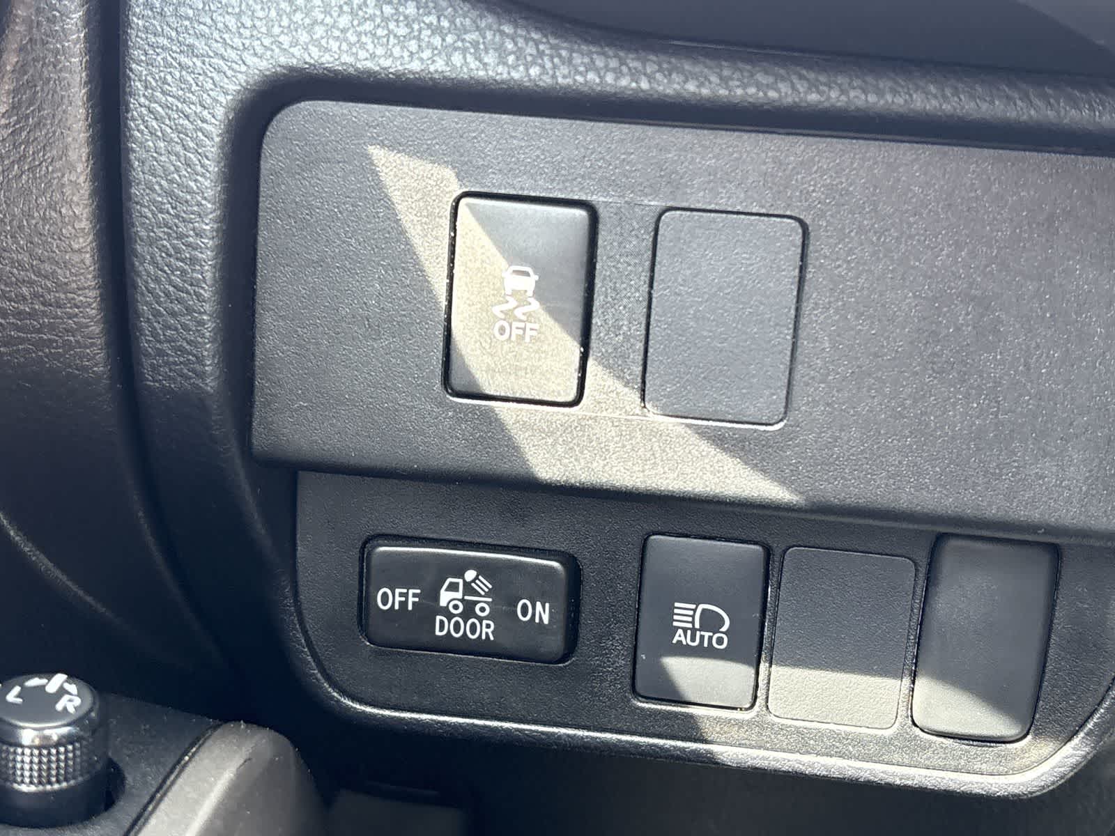 Thumbnail: 2023 Toyota Tacoma - 40