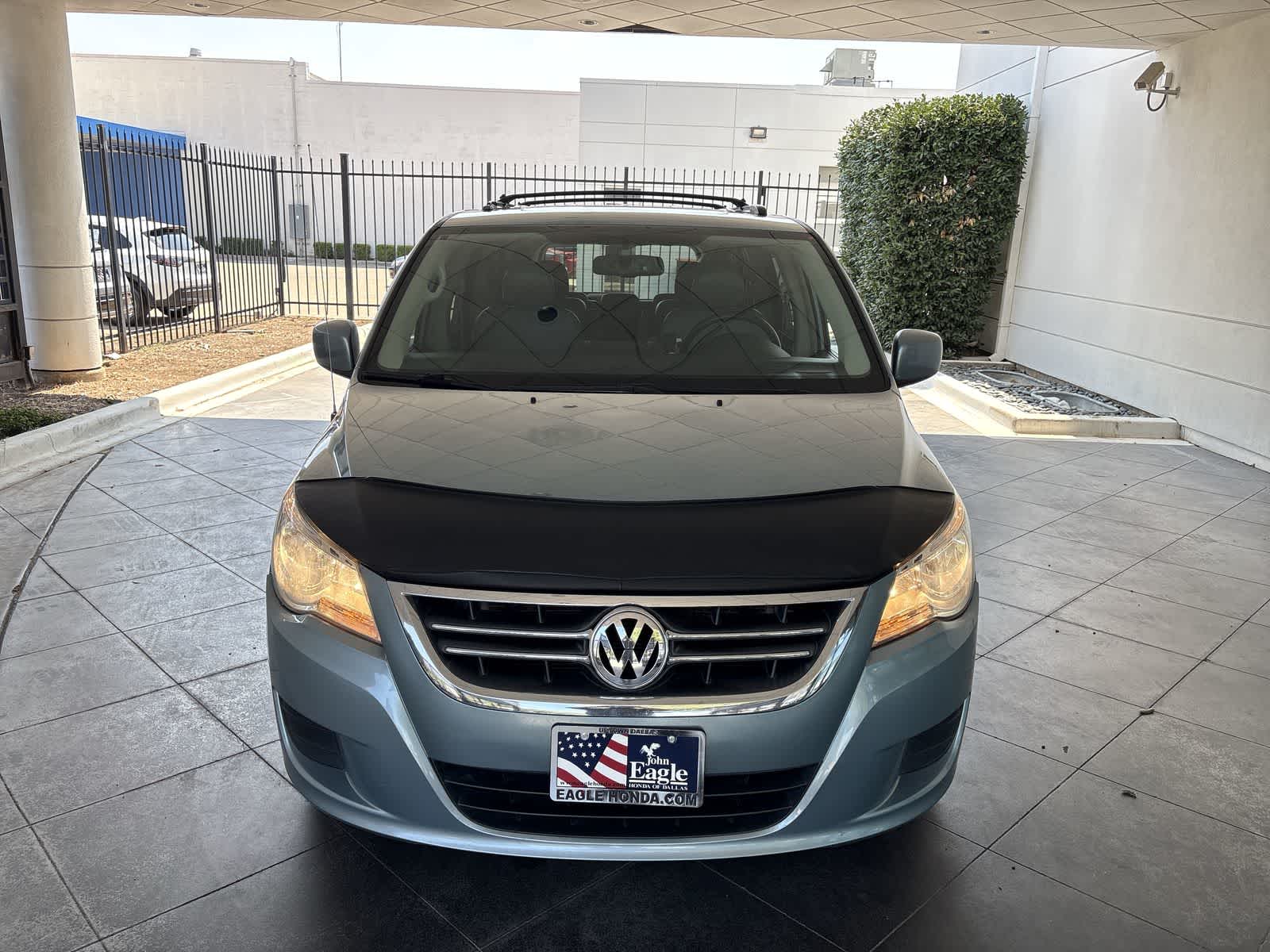 Thumbnail: 2009 Volkswagen Routan - 6