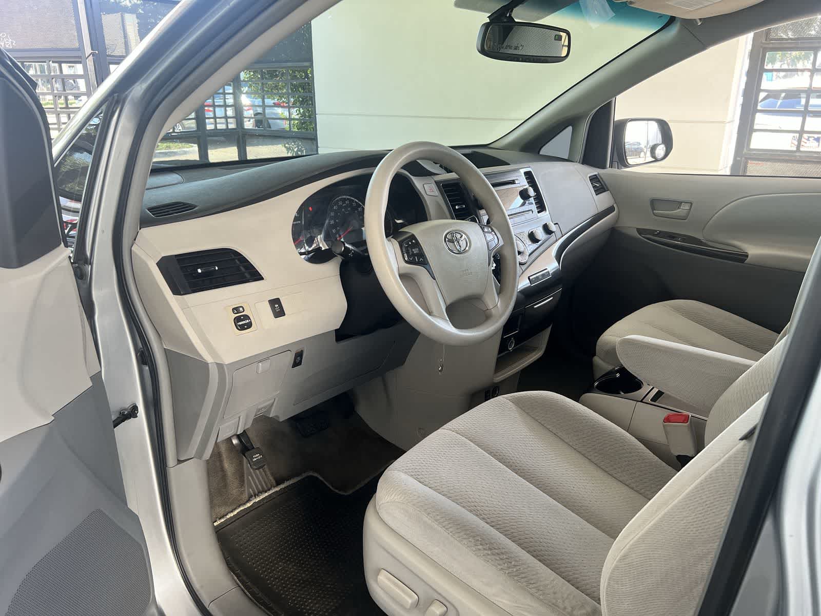 Thumbnail: 2011 Toyota Sienna - 2