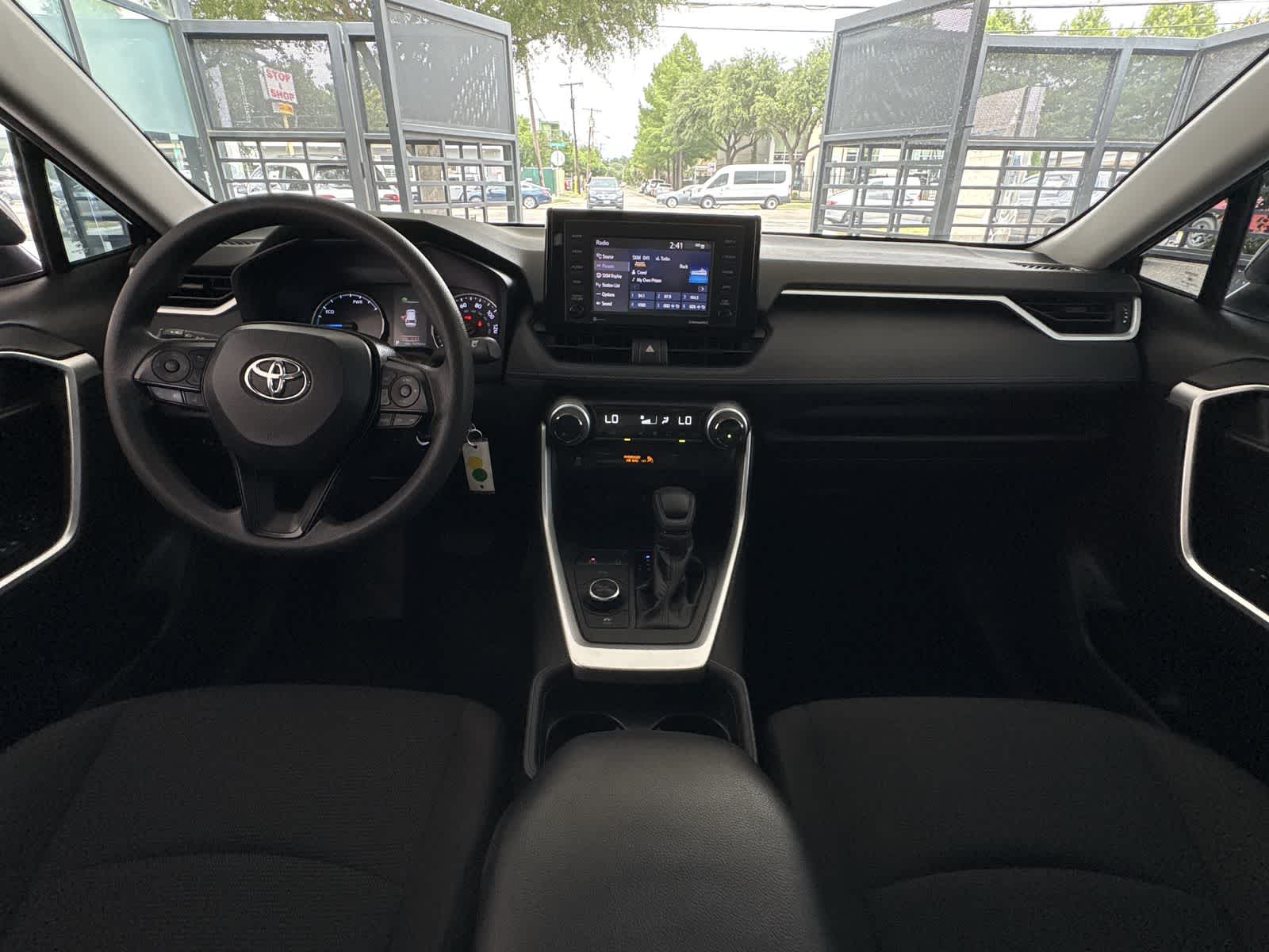 Thumbnail: 2020 Toyota RAV4 - 9