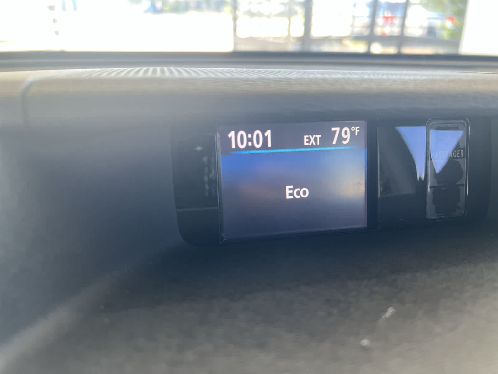 Thumbnail: 2011 Toyota Sienna - 26