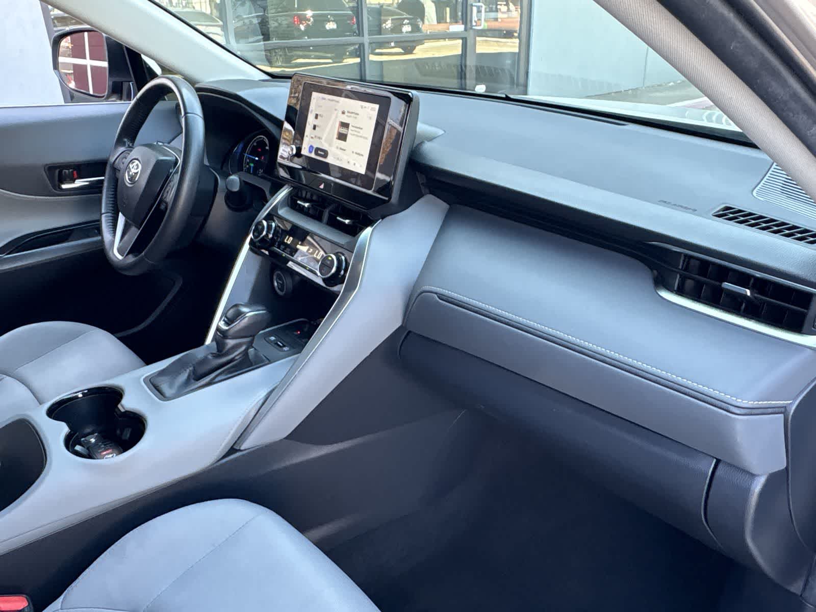 Thumbnail: 2023 Toyota Venza - 26