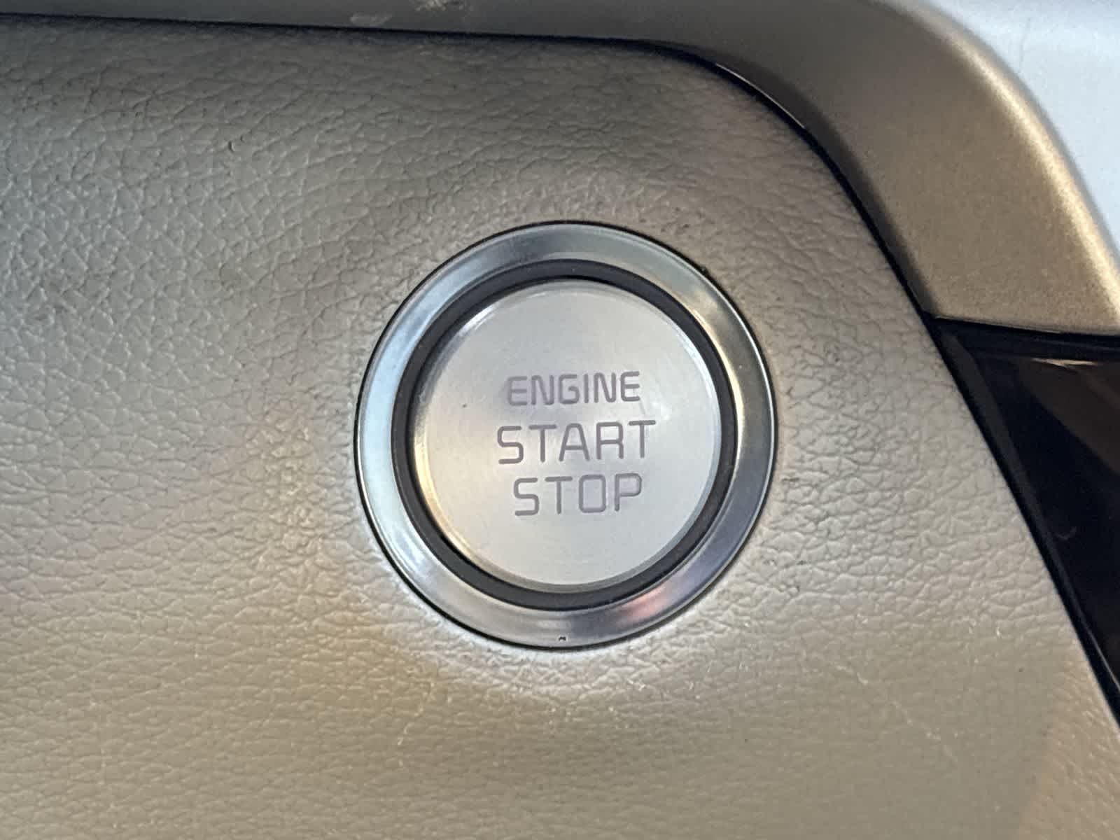 Thumbnail: 2020 Kia Telluride - 34