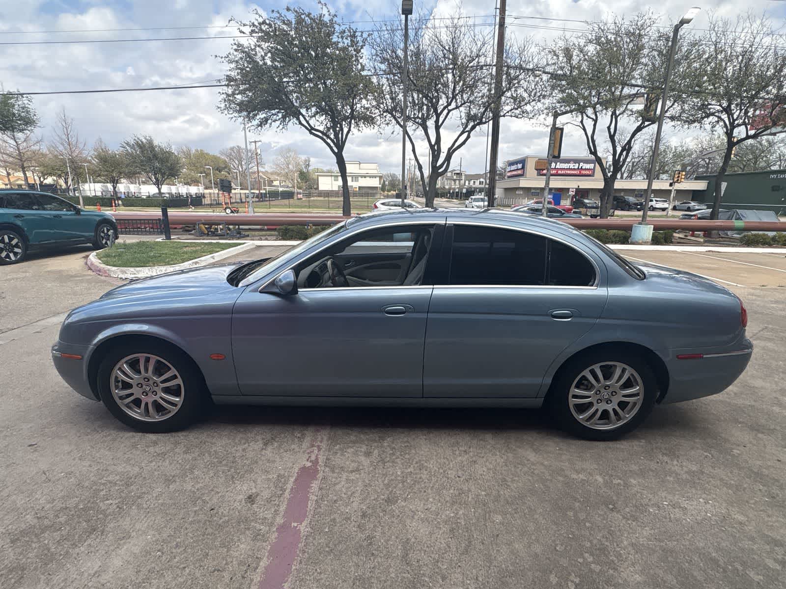 Thumbnail: 2005 Jaguar S-Type - 11