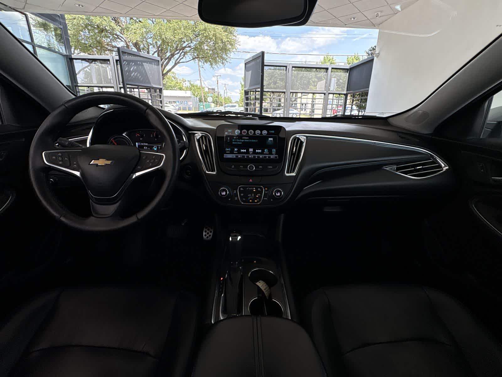 Thumbnail: 2017 Chevrolet Malibu - 9