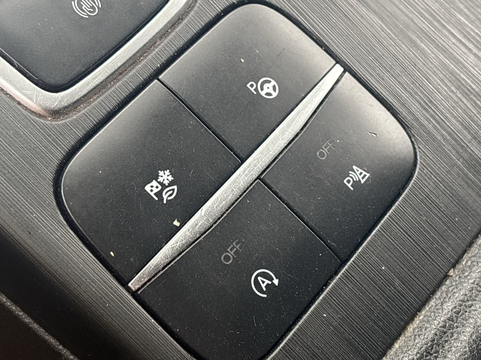 Thumbnail: 2020 Ford Escape - 24