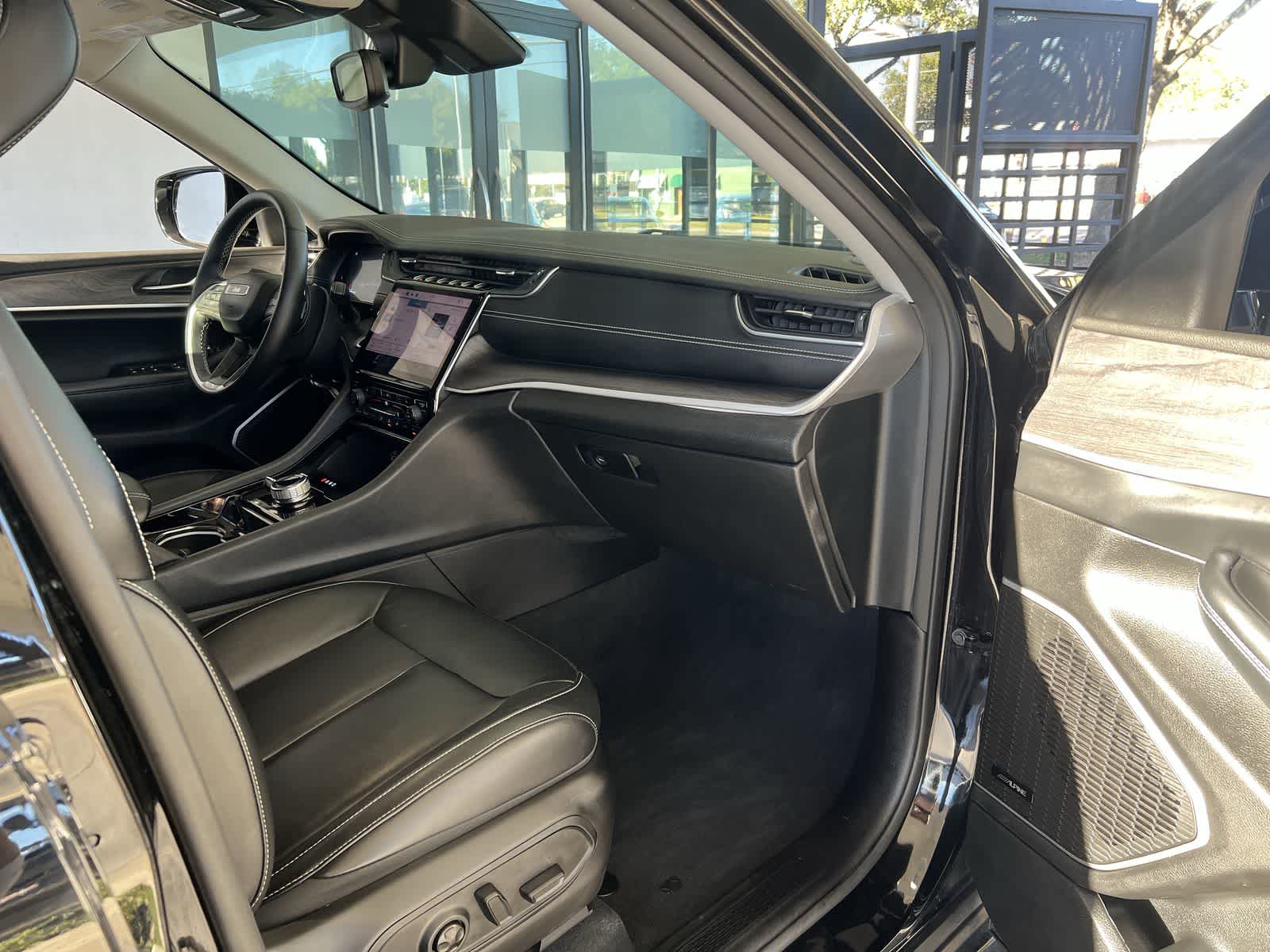 Thumbnail: 2022 Jeep Grand Cherokee - 33