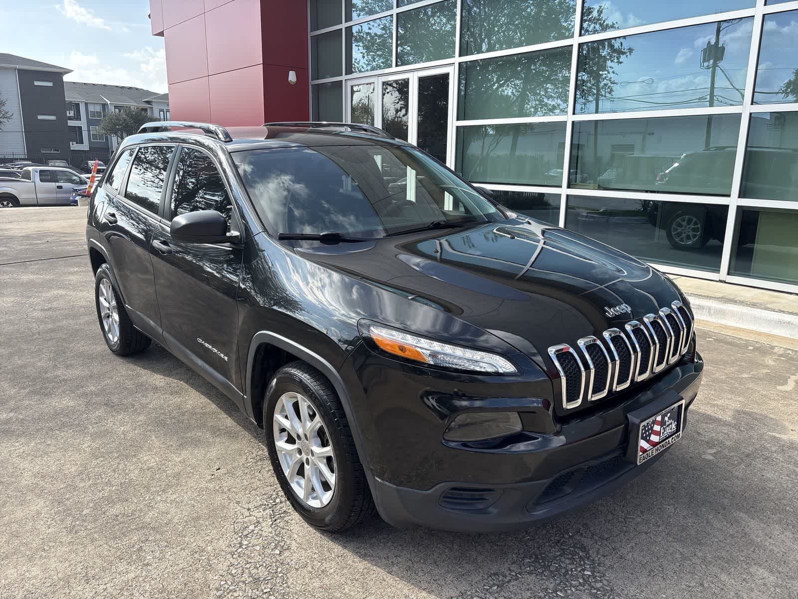Thumbnail: 2016 Jeep Cherokee - 23