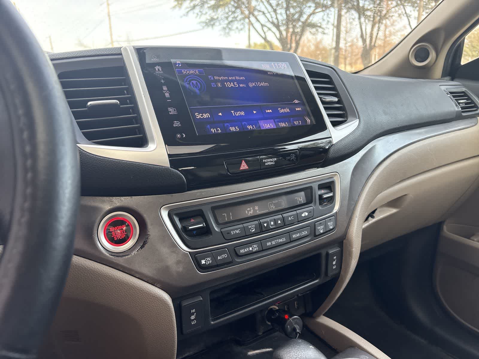 Thumbnail: 2018 Honda Pilot - 15